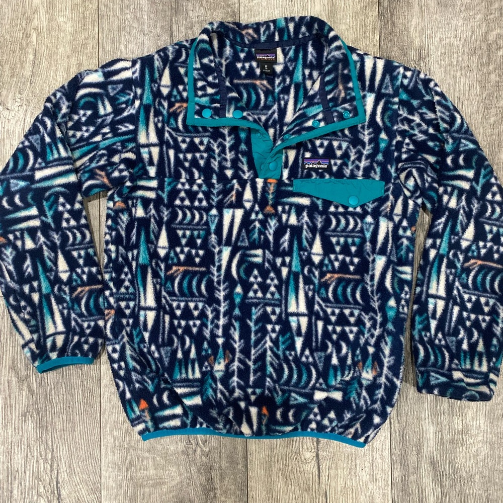 Patagonia Navy and Teal Geometric Fleece Jacket